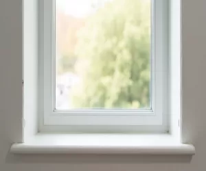 Do jakiej wysokości okna wylewka