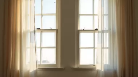 dwa okna obok siebie jakie firany