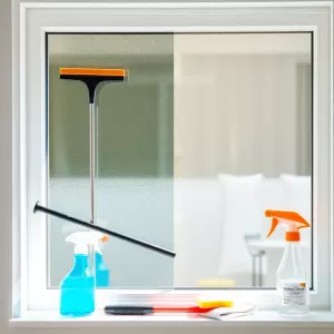 Jak myć okna które się nie otwierają