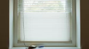 Jak zdjąć plisy z okna