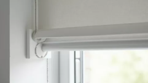 Montaż rolet na okna plastikowe