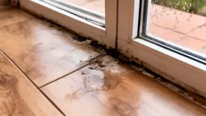 Wykończenie paneli przy oknie tarasowym