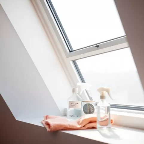 Jak myć okna dachowe VELUX